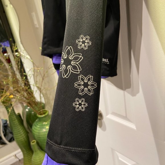 RUNNING ROOM WOMEN'S RUN JACKET - Picture 8 of 10